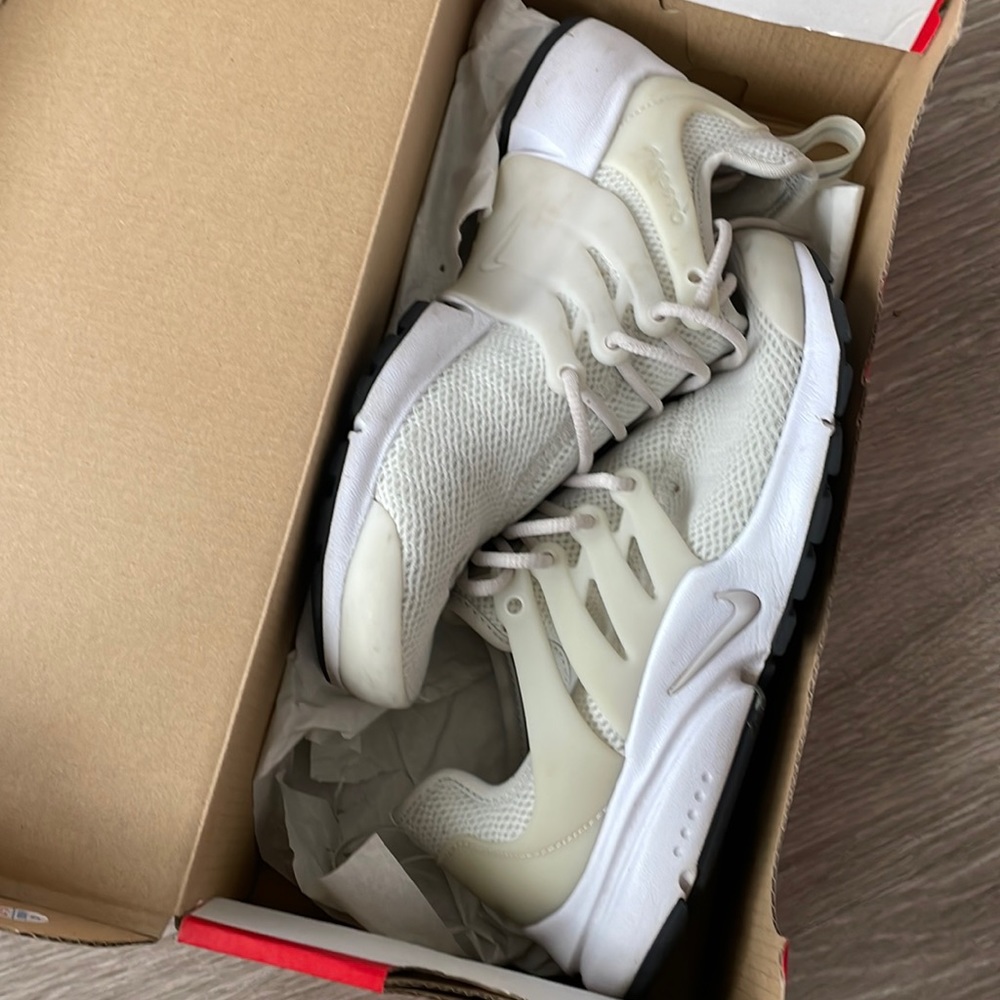 Women’s Nike Air Presto Light Bone (Cream) color size 6